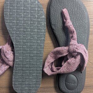 Sanuk NEW yoga sling sandals, size 8, purple